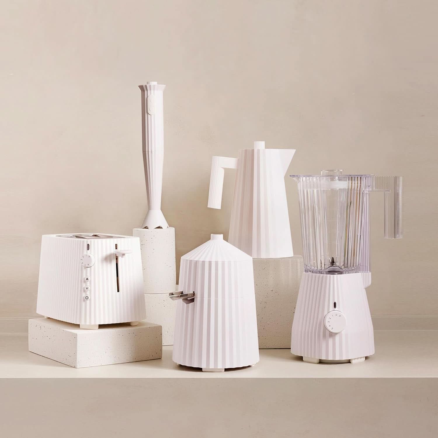 Alessi Plissé MDL09 W - Mixér s odměrnou karafou, termoplastická pryskyřice, Kitchen Naty Shop