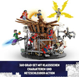 Sada LEGO 76261 Marvel Spider-Man's Big Showdown, Spider-Man: No Way Home se 3 minifigurkami Peterem Parkerem a zeleným skřítkem, Electro, Sandman, Ned, Doctor Strange a MJ, sběratelský model Stavebnice Besuche den LEGO-Store