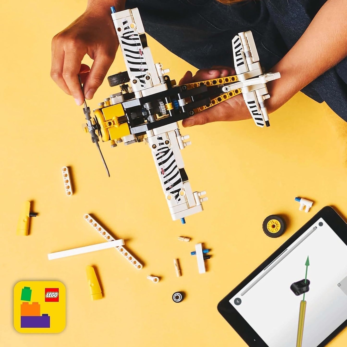 LEGO Technic Stavebnice vrtule pro děti Hračka pro děti Dárek pro chlapce a dívky 8 let starý 4válcový pístový motor Rotující vrtule Model letadla 42198 Stavebnice Besuche den LEGO-Store