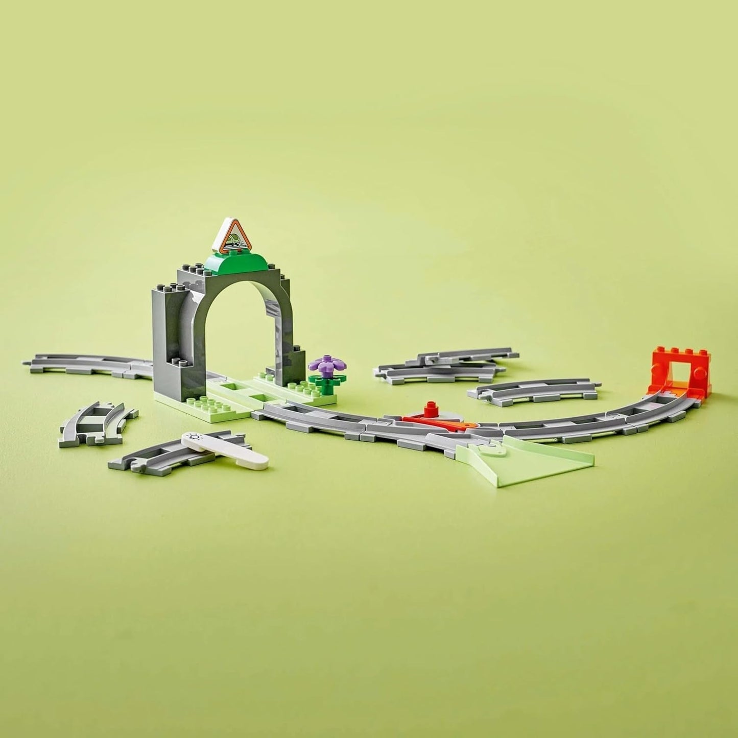 LEGO DUPLO Městský železniční tunel a koleje – rozšiřující sada, dárek pro batolata, podporuje zručnost, herní sada pro 2leté fanoušky vozidel, kreativní výuková hračka 10425 Stavebnice Besuche den LEGO-Store