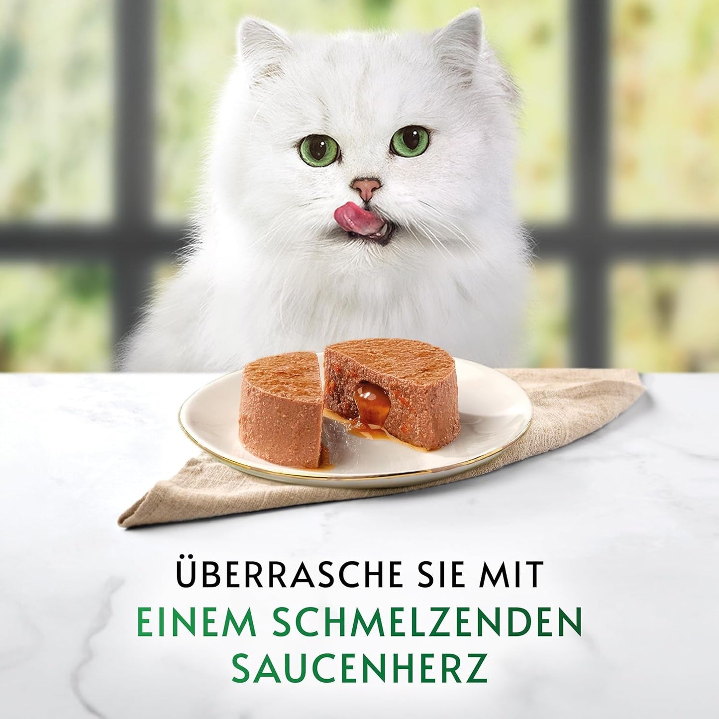 Gourmet Nature's Creations Heart Sauce Mousse Mokré krmivo pro kočky, bohaté na kuře, balení 12 ks (12 x 85 g)