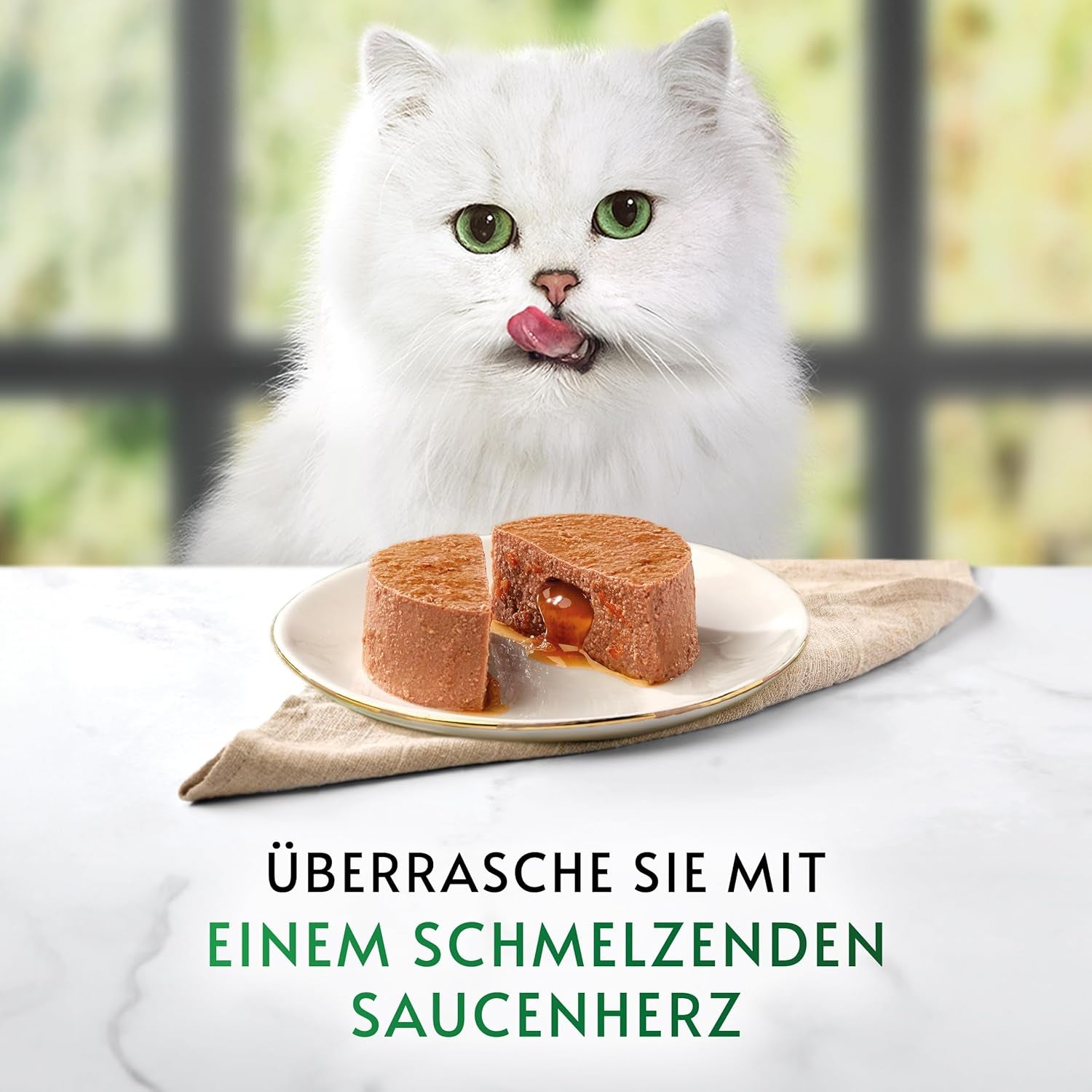 Gourmet Nature's Creations Heart Sauce Mousse Mokré krmivo pro kočky, bohaté na kuře, balení 12 ks (12 x 85 g)