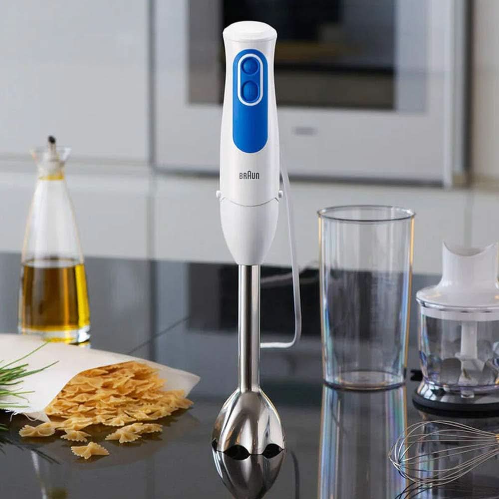Braun Household Stabmixer MQ 3035 WH - Multiquick 3 Pürierstab Mit Edelstahl-Mixfuß, 2 Geschwindigkeiten, Spritzschutz, Spülmaschinenfest, Zerkleinerer, Schneebesen & 600 ml Mix- Und Messbecher Shop, Weiß Kitchen