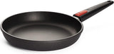Woll Nowo Titanová plochá pánev - indukce, výška 5 cm, odnímatelná rukojeť - pro všechny typy varných desek, litý hliník, nepřilnavý povrch Hrnce a pánve Naty Shop 26 cm