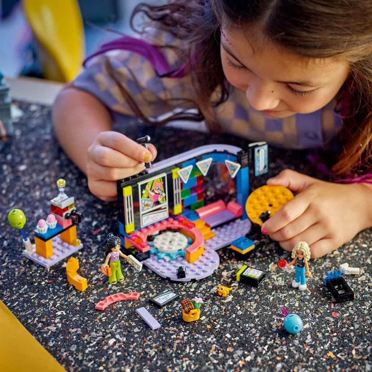 LEGO 42610 Karaoke párty s přáteli Stavebnice Besuche den LEGO-Store