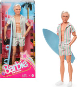 Barbie film Ken, panenka Barbie v pastelově růžové a zelené pruhované plážové oblečení, surfovací prkno a bílé tenisky, JBJ54