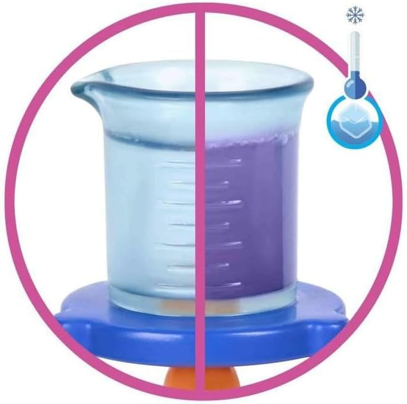 Panenka Barbie Scientist a doplňky s módní blonďatou panenkou, laboratorním stolem, mikroskopem, kádinkou měnící barvu a Petriho miskou, JCR70