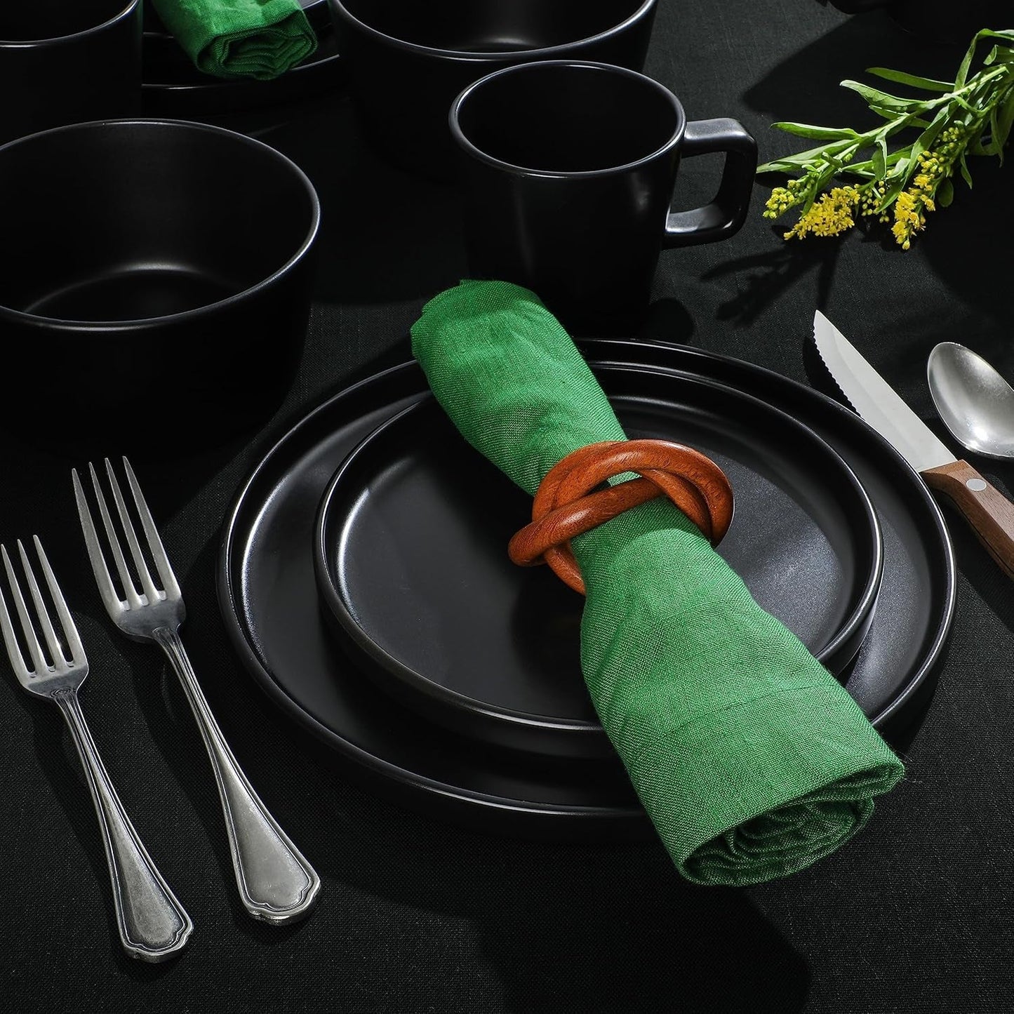 Sada Bowery Dinnerware, 32 dílná, matná černá, kamenina, talíře, misky a hrnky, slouží 8