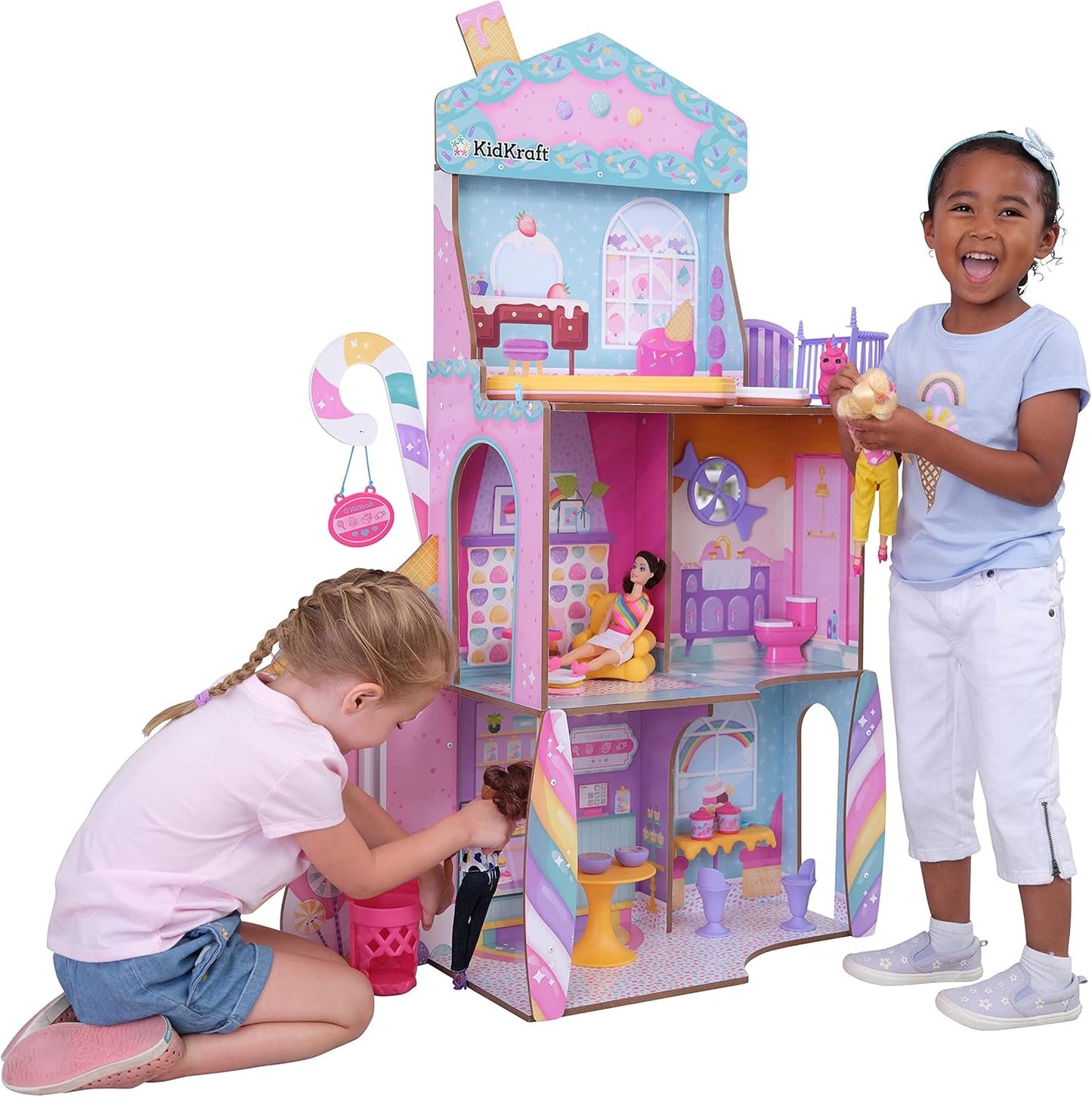 Dřevěný domeček pro panenky KidKraft Candy Castle s nábytkem a doplňky, domeček pro lamu jednorožce, elevátor zmrzlinového kužele a židlička gumového medvídka pro panenky, hračka pro děti od 3 let, 20242