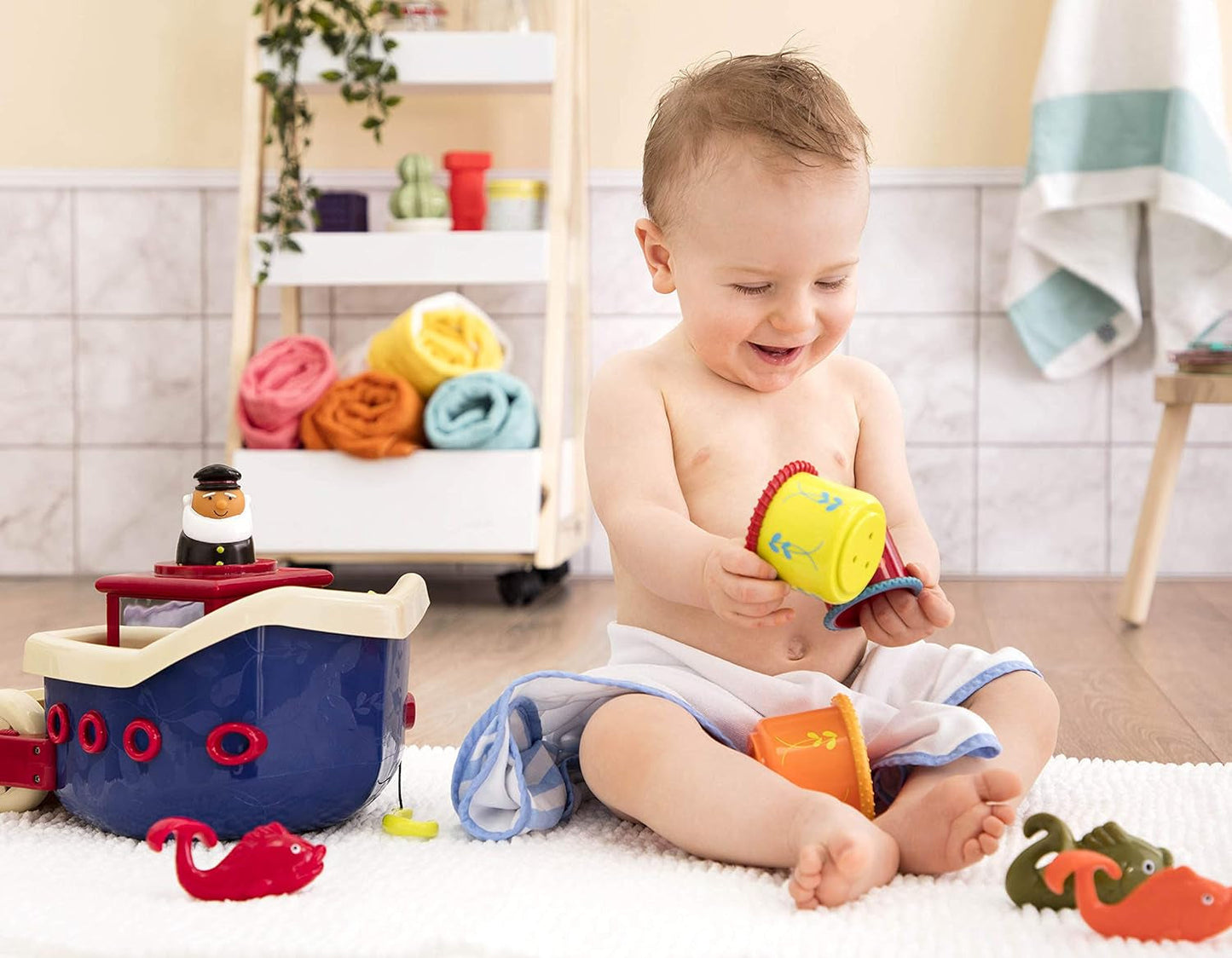 B. toys 13dílná hračka do vany pro děti s lodičkou, skládacím hrníčkem, rybičkou, rybářskou hrou hračka pro děti vana od 1 roku Toys Bebe Naty Shop