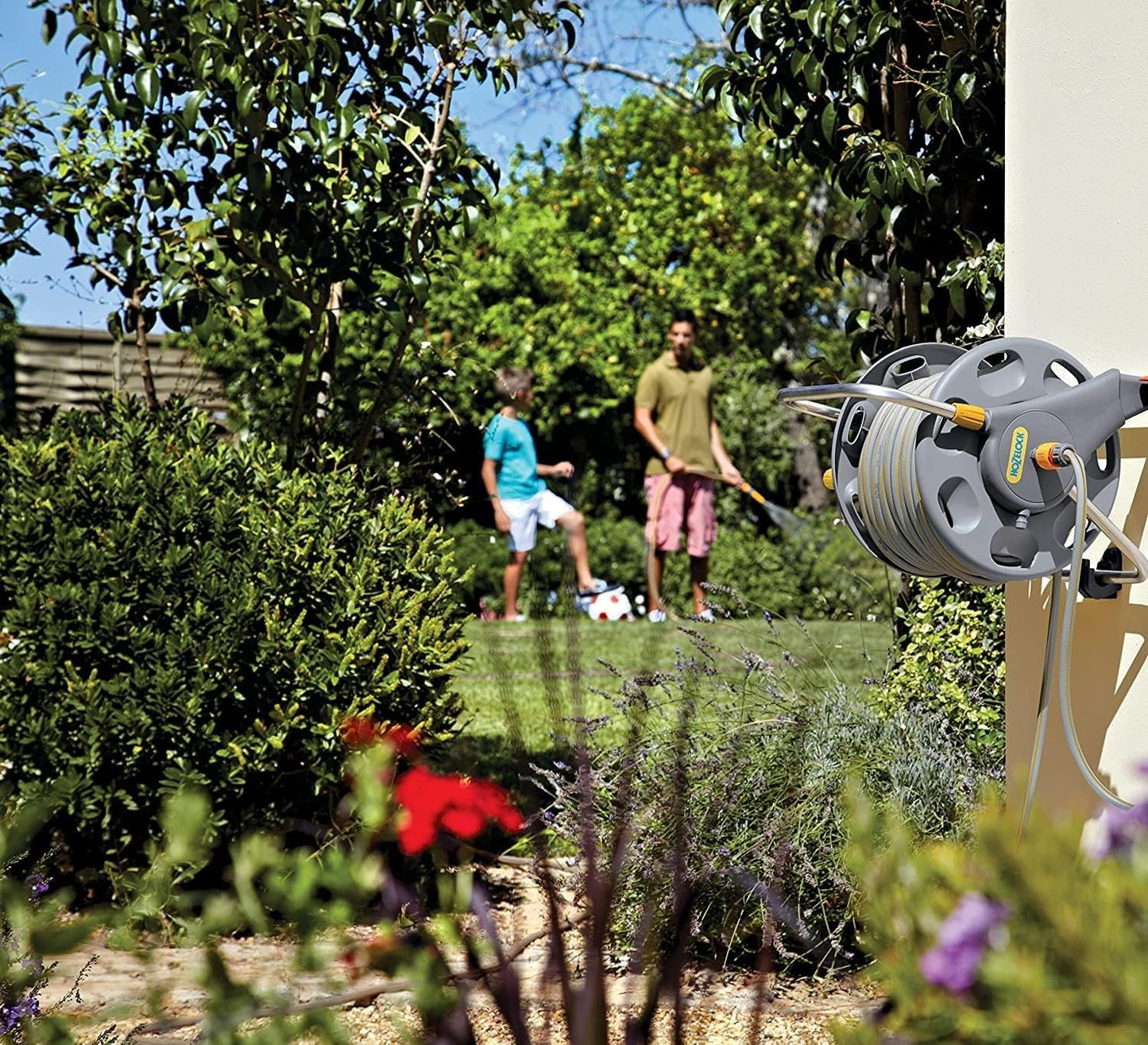 HOZELOCK - Hadicový naviják 2 v 1 (podporná šňůra není součástí dodávky) 60 m: Volně stojící nebo nástěnná, snadno se přenáší, ale je pevná a odolná. Flexibilní použití na zahradě [2475R0000]