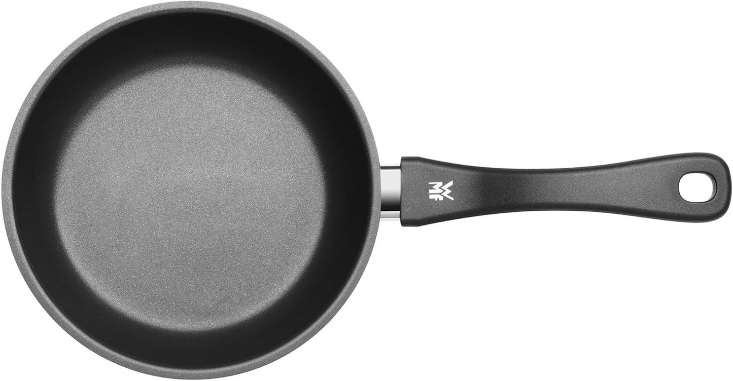 WMF pánev Devil 20 cm, indukční pánev, nerez Cromargan, plastová rukojeť Hrnce a pánve Naty Shop