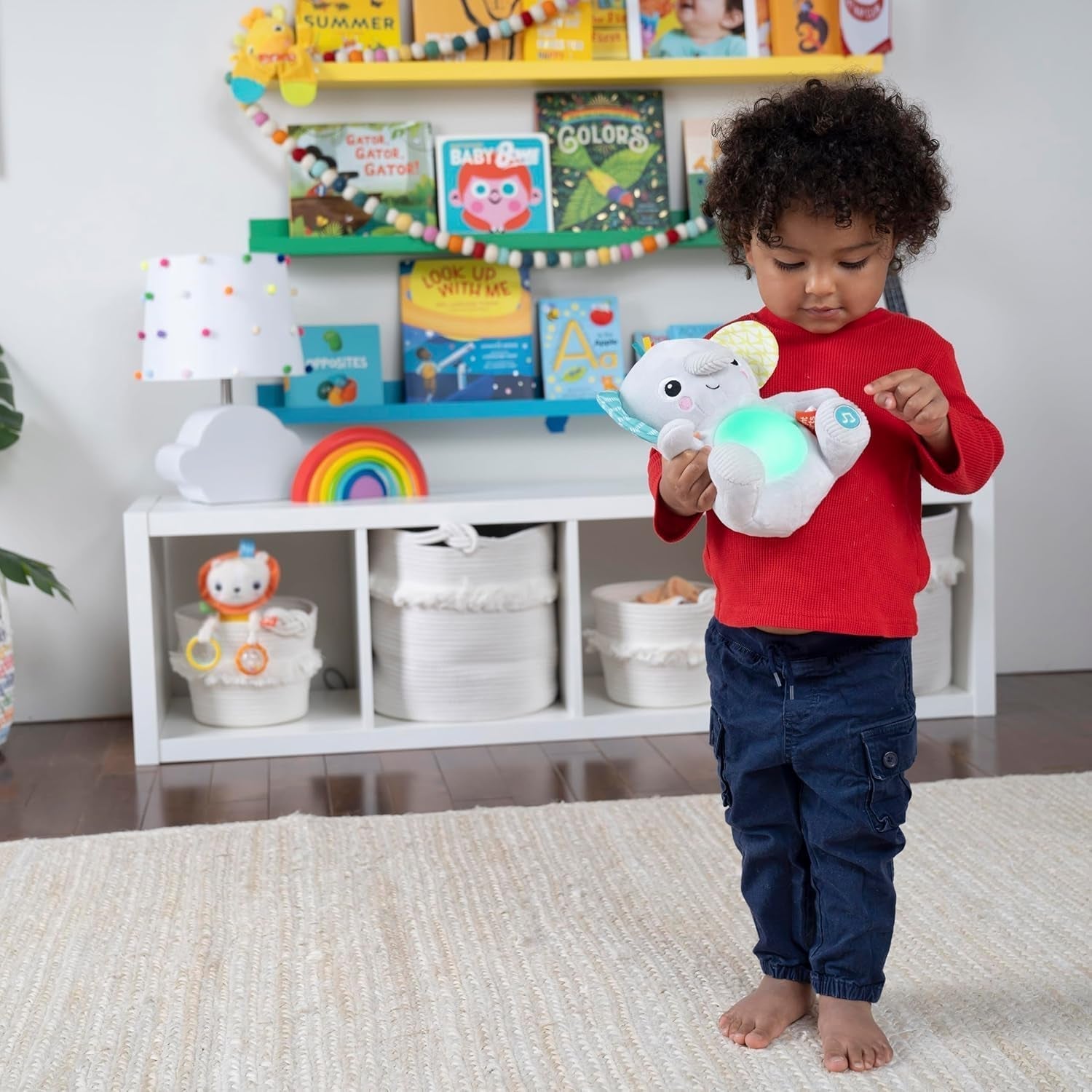 Bright Starts, hračka slona Hug-a-bye se světly, písničkami, různými texturami a dalšími, vícebarevné hračky Bebe Naty Shop