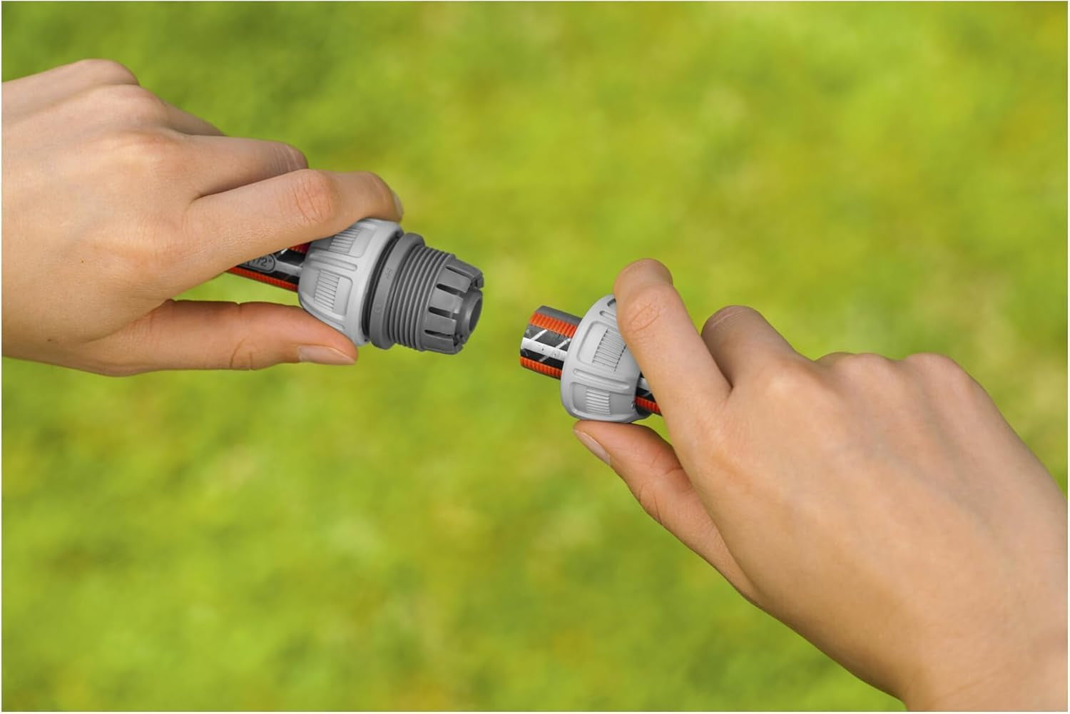 Gardena 13 mm (1/2 palce) a 15 mm (5/8 palce) Opravář: Rychlá a snadná oprava hadic bez použití nářadí, Power Grip, vysoká upínací síla, v krabici (18232-20)