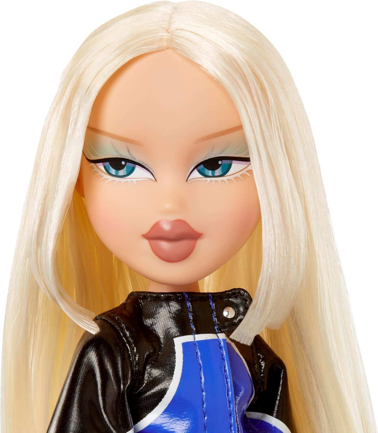 Bratz Scorchin' Cloe – obsahuje 1 módní panenku s oblečením a doplňky, panenky inspirované motoristickým sportem, roztomilá hračka pro dívky