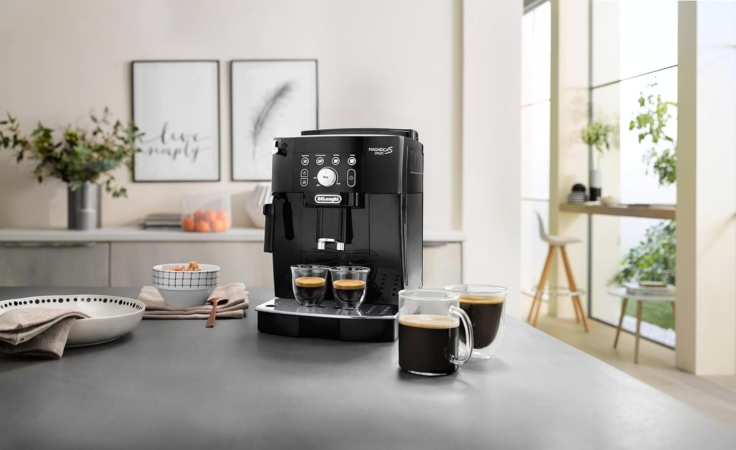 De'Longhi Magnifica S Smart ECAM 230.13.B Plně automatický kávovar na espresso s napěňovačem mléka pro cappuccino, espresso, kávu a dlouhou kávu, tlačítka přímé volby a otočný ovladač, funkce 2 šálků, černá