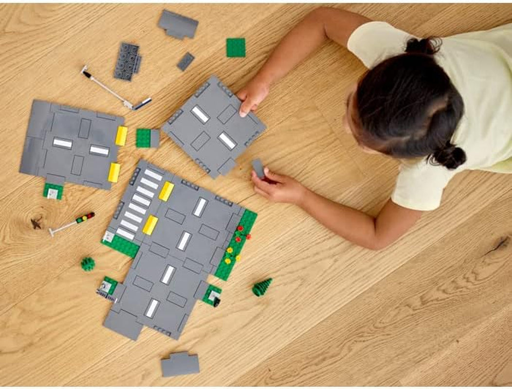 LEGO City Road Křižovatka se semafory Stavebnice s cihlami svítícími ve tmě 60304 Stavebnice Besuche den LEGO-Store