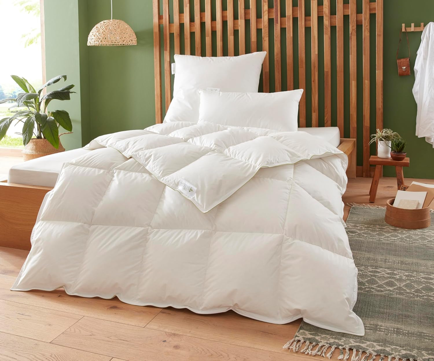 Badenia Trendline Eco teplá peřina s 90 % prachového peří a 10 % peří I. třída, 135 X 200 cm, bílá, certifikovaná Oeko-Tex, vyrobena v souladu s německým standardem kvality Peřiny a přikrývky Naty Shop 135 X 200 Cm Střední přikrývka pro všechna roční období