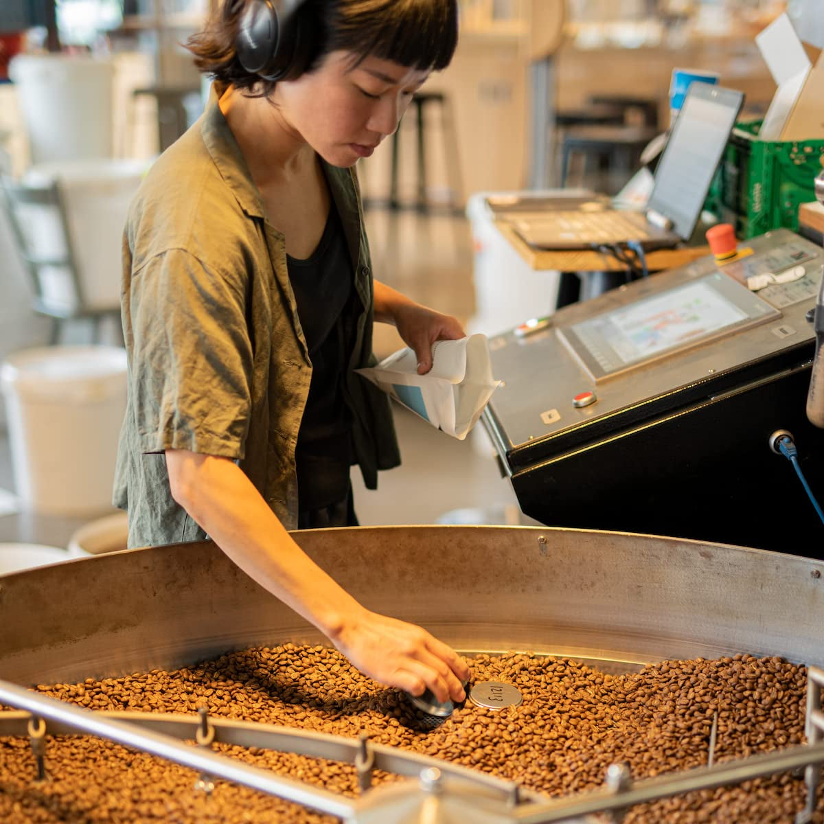 Spring Bloom Filter | 250 g celých zrn | spravedlivé a udržitelné | čerstvě smažené | kávová zrna 100% Arabica | speciální káva | 19 gramů Cafe Roastery…