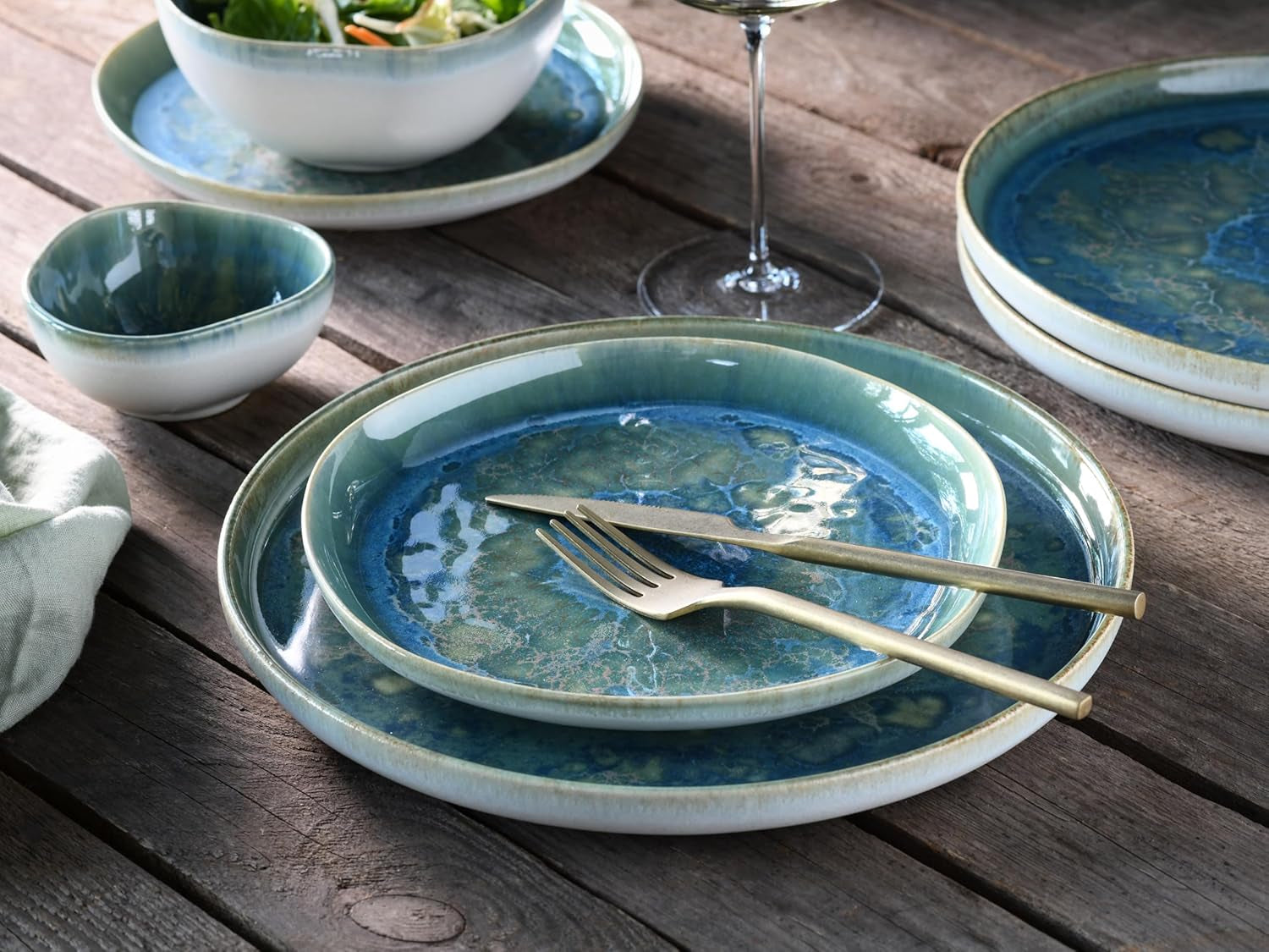 Vytvořitelná sada nádobí 22447 Yuki Series pro sadu 2 porcelánových talířů Vhodné do myčky na nádobí a mikrovlnné trouby Vyrobeno v Evropě