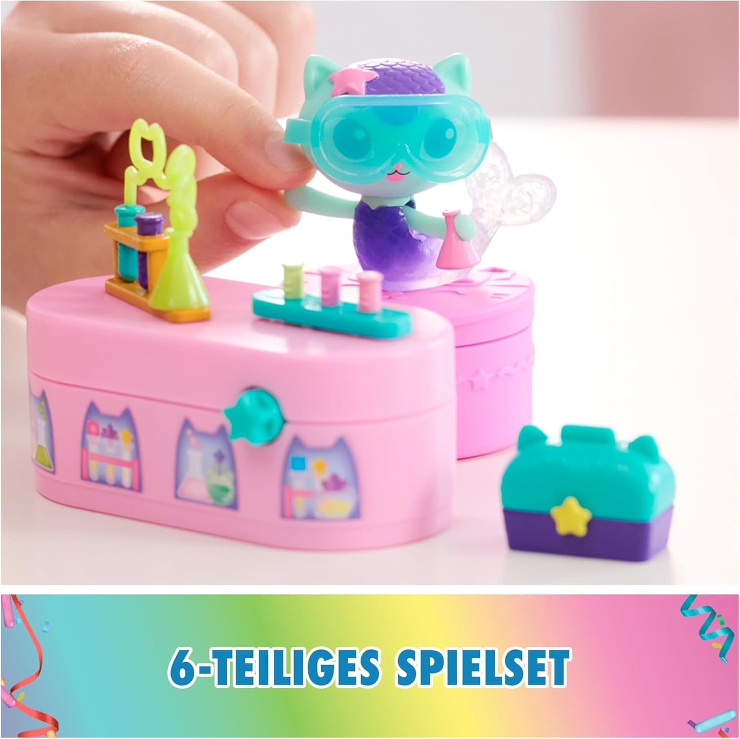 DREAMWORKS GABBY DOLLS HOUSE - Balíček nábytku Meerkätzchen Bobble Kitty, figurka kočky s nábytkem a doplňky do domečku pro panenky, věk 3+