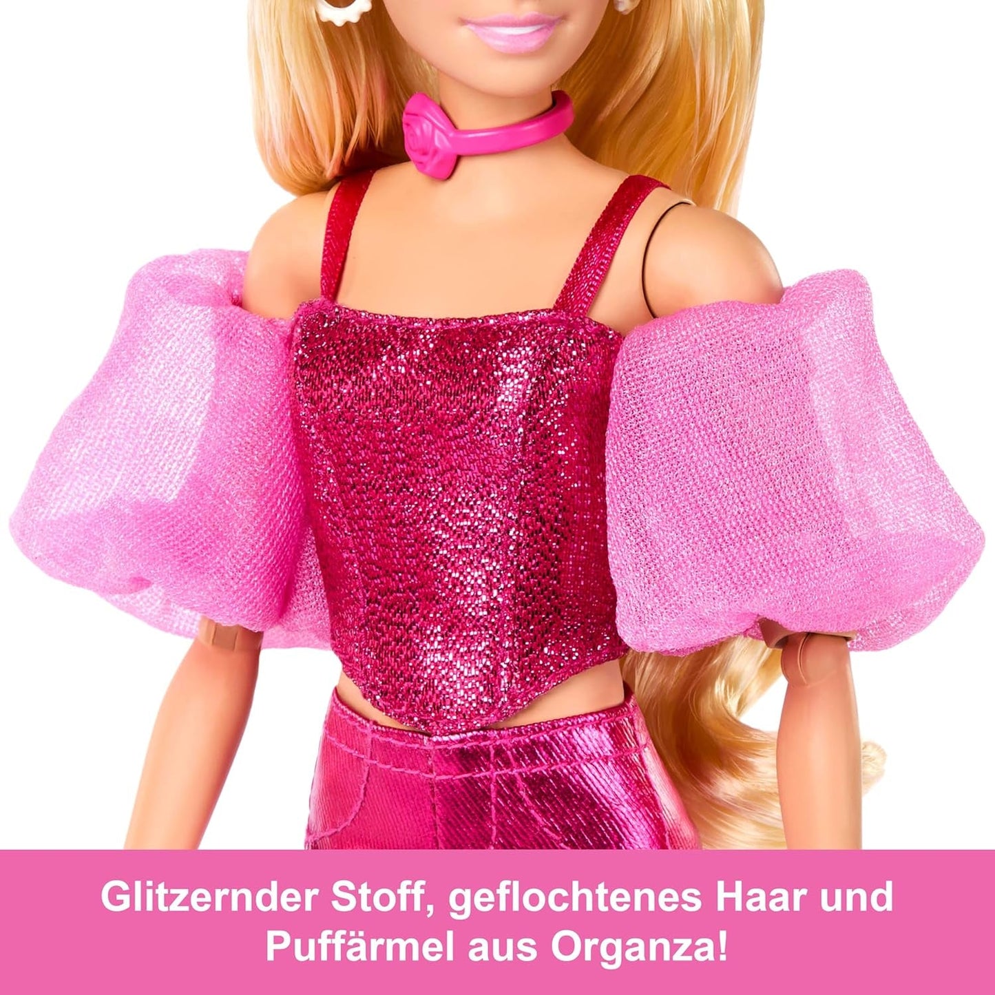Panenka Barbie Deluxe Style #5 v metalicky růžovém blond oblečku s třpytivým živůtkovým topem a třpytivými kalhotami, s doplňky včetně růžového náhrdelníku a kabelky, JFP40