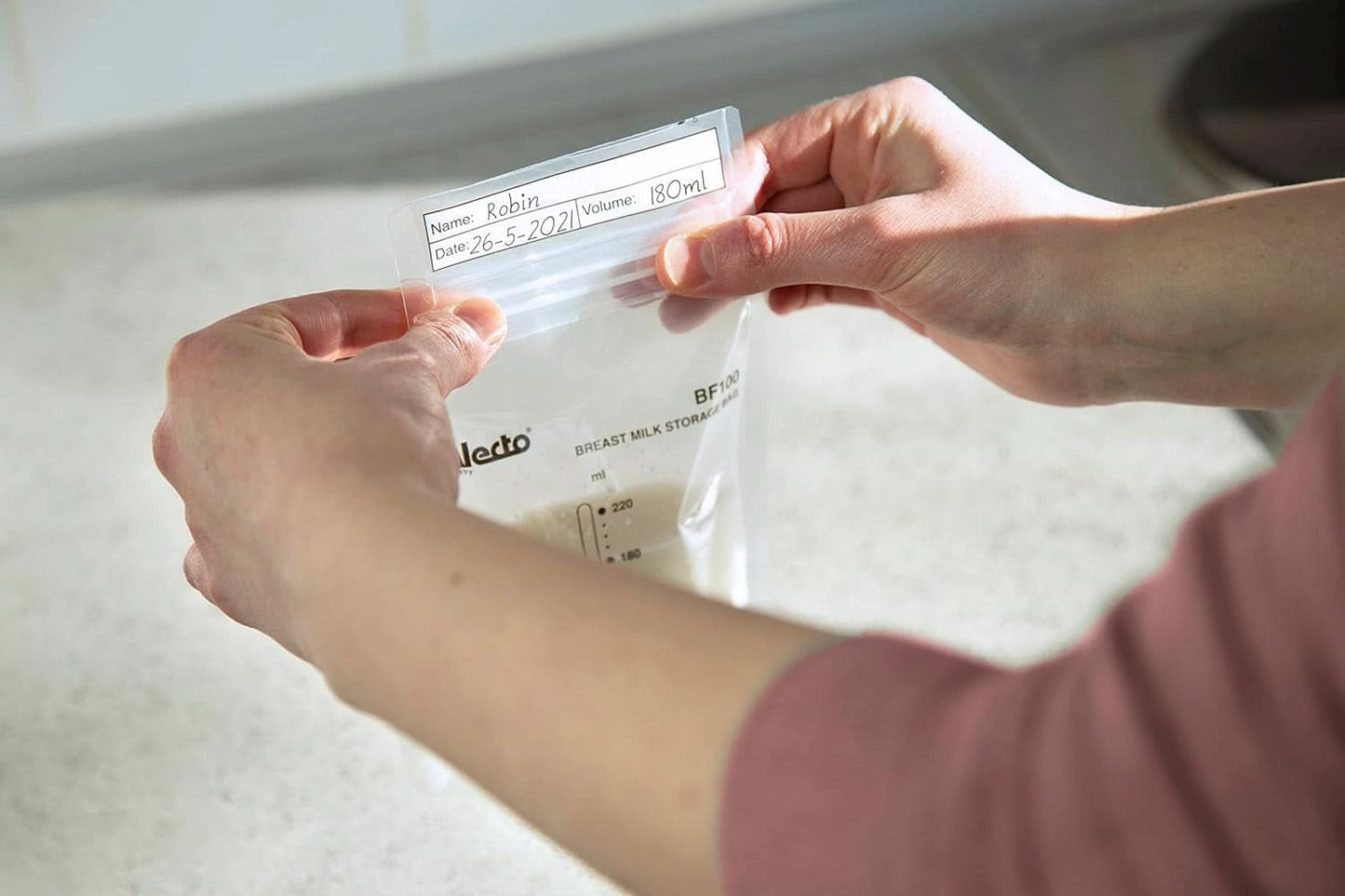 BF100 Úložný sáček na mateřské mléko - Sáček na mateřské mléko - objem 220 ml - 100 kusů - Průhledné doplňky pro potraviny a kojení Bebe Naty Shop