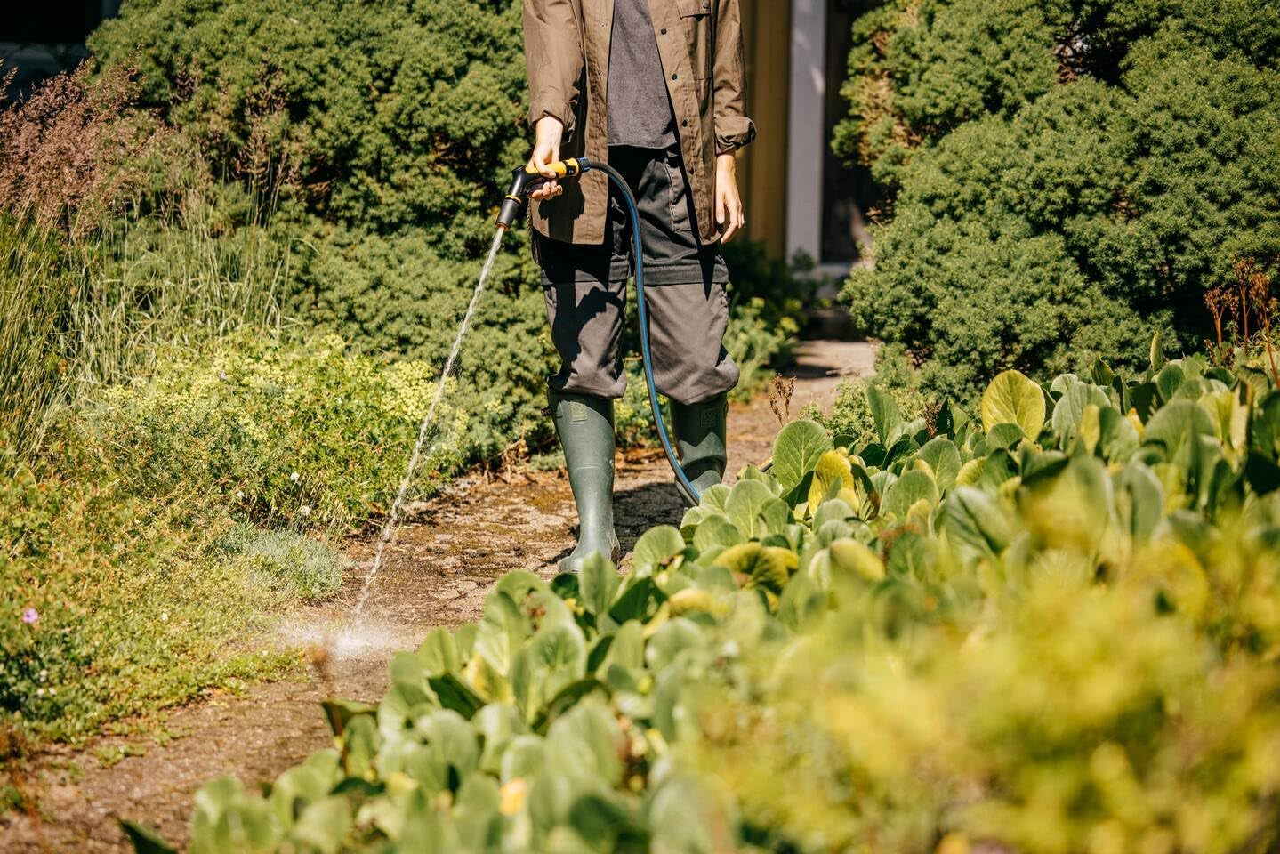 Fiskars S zahradní hadice, řada X, vodní hadice pro ruční zavlažování, 13 mm (1/2"), délka: 15 m, univerzální připojení, UV ochrana, ochrana proti mrazu, odolná proti kroucení, modrá, 1076044