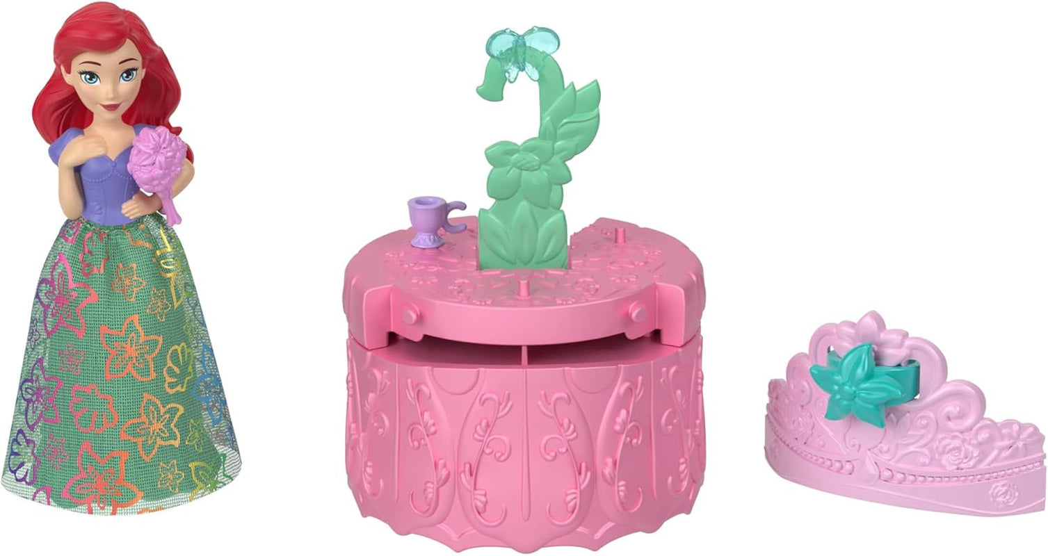Malá panenka Mattel Disney Princess Royal Color Reveal se 6 překvapeními, včetně vonného prstenu a 4 doplňků (panenky se mohou lišit), série Garden Party HRN63