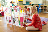 Barbie Dream House, 3patrový 5pokojový městský dům, zahrnuje doplňky jako nábytek, skládací a úložný prostor, hračka pro děti od 3 let, DLY32