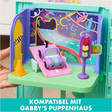 Pokoj Gabby's Dollhouse Deluxe, Purr-Ific Playroom, Herna s autíčkem Carlita, 2 kusy nábytku a 2 krabice s překvapením s příslušenstvím, Vhodné pro domečky pro panenky Naty Shop od 3 let
