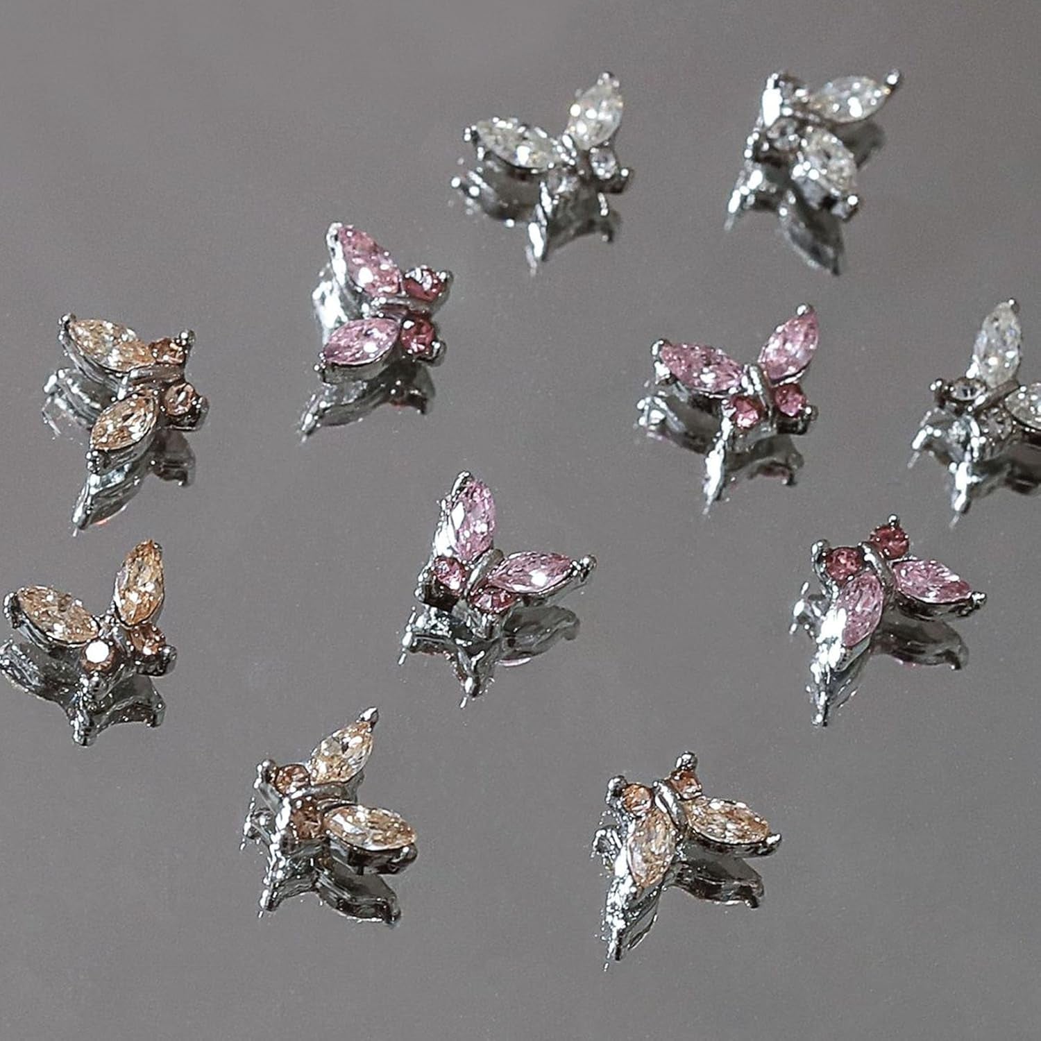 Mini Butterfly Zirkonové řetízky na klíče na nehty Y2K Bílá šampaňská Růžová drahokamu Crystal Butterfly Key Chains Nehty 3D Butterfly Design nehtů Klíčenky Butterfly Nails Dekorace Nail Art Klíčenky Nehtové doplňky