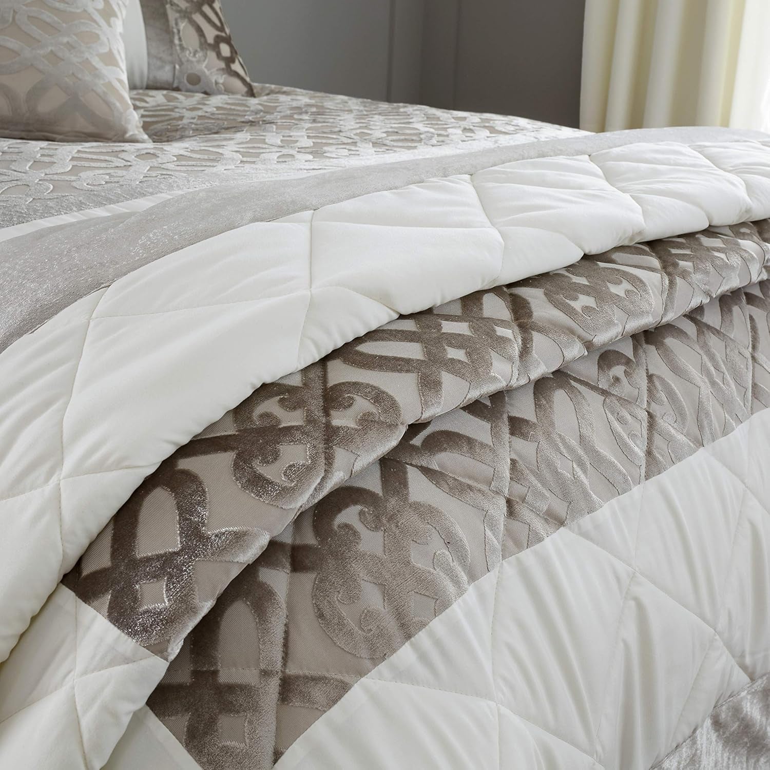 Catherine Lansfield Lattice Cut Velvet, Natural, přehoz - 220X230cm Catherine Lansfield Postele a přikrývky