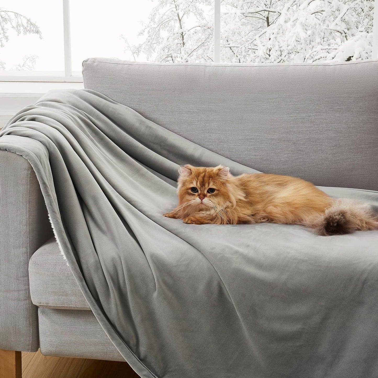 UGG 01465 Bliss Sherpa Throw Deka Plně oboustranná na pohovku nebo postel Lze prát v pračce Snadná údržba Měkké plyšové nadrozměrné luxusní deky 178 X 127 cm Seal Naty Shop Peřiny a přikrývky