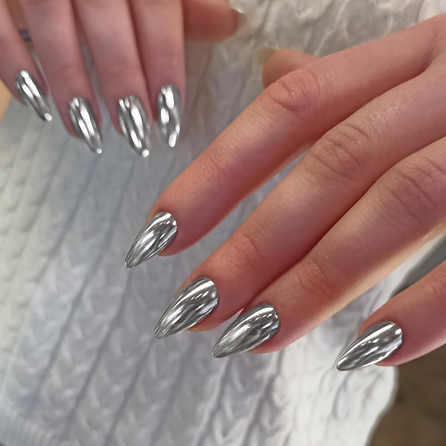 Samolepící chromové nehty - středně mandlově hnědé Glitter lepidlo na nehty Glitter Falešné nehty Lepidlo na umělé nehty Glazované akrylové nehty pro ženy 24ks