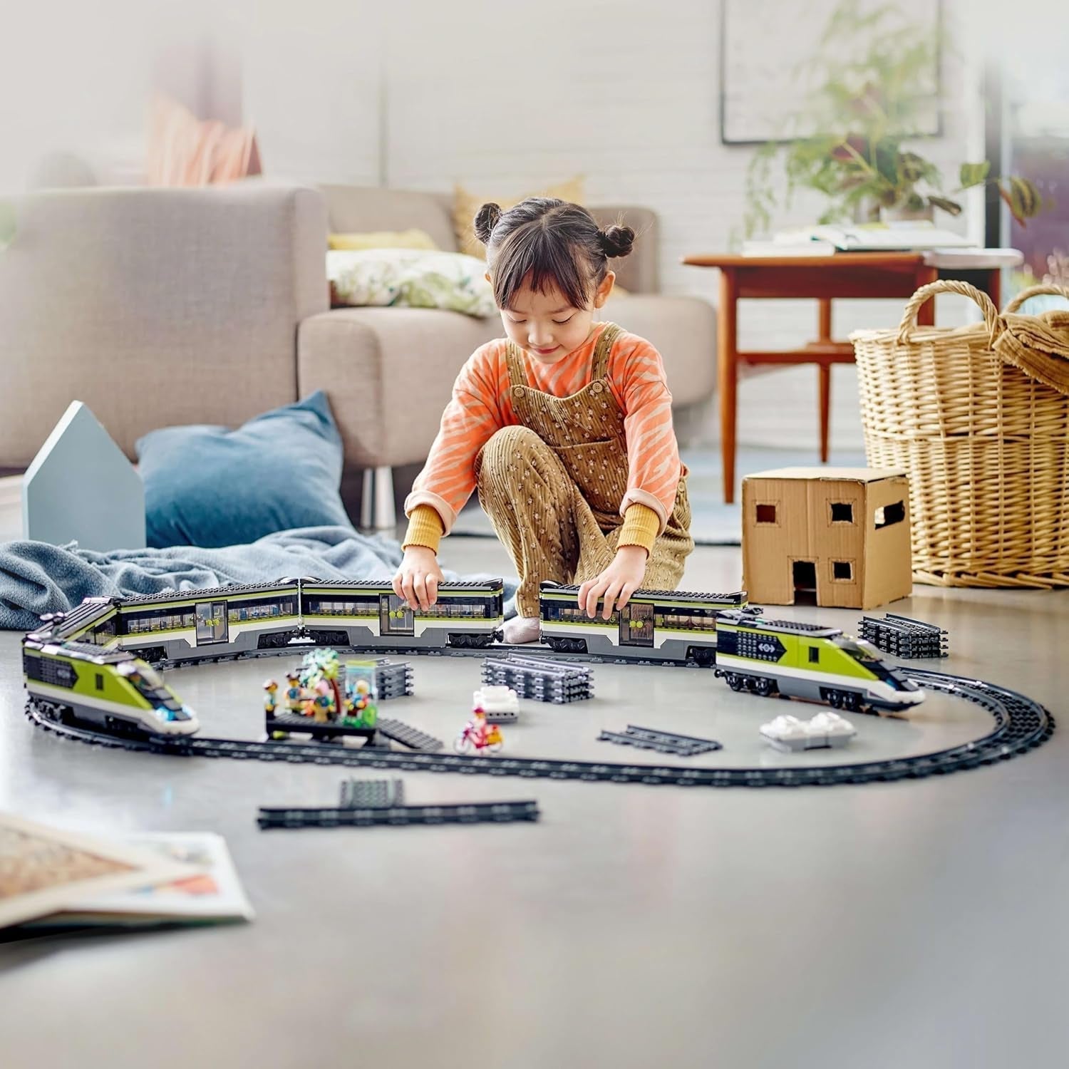 Osobní expresní vlak LEGO City, souprava vlaku na dálkové ovládání, železniční hračka se světlomety, 2 kočárky a 24 kolejových prvků, dárek pro děti, chlapce a dívky 60337 Stavebnice Besuche den LEGO-Store