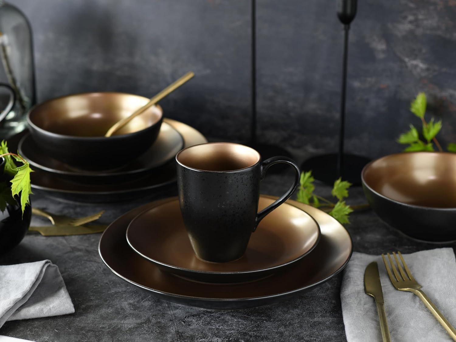 CreaTable, 23598, GLAMOUR Series – zlatá, 16dílná sada nádobí, porcelánová kombinovaná služba, vhodné do myčky a mikrovlnné trouby, kvalitní výroba