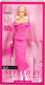 Barbie Signature gestylt von Andrew Mukamal Modepuppe, Sammlerstück mit 3 Looks für Day und Abend sowie Accessoires, inclusie mit Ständer, JBH81