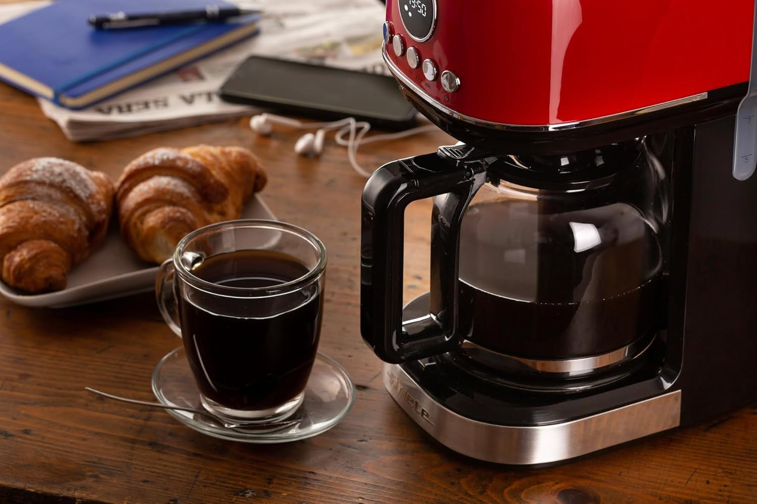 Espresso kávovar Ariete Moderna 1396 s filtrem pro přípravu americké kávy Až 15 šálků Skleněná karafa Topná deska LCD displej Vyjímatelné a omyvatelné filtry Bílé
