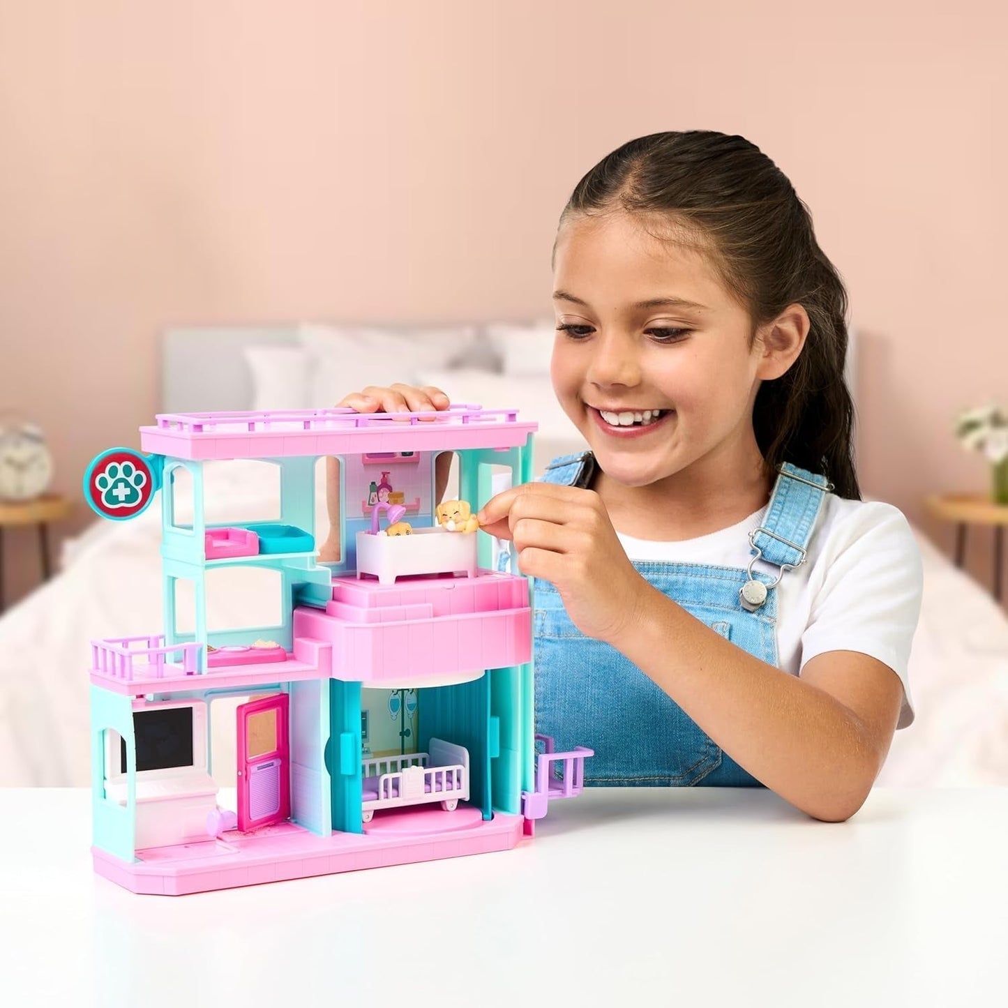 Hrací sada Little Live Pets Mama Surprise Families Baby Clinic, včetně 3 štěňat retrívrů, Magic, oboustranná herní sada (27,8 cm W, 23,8 cm V). Krmení, koupání a hraní, dárek pro děti Akční figurky Naty Shop