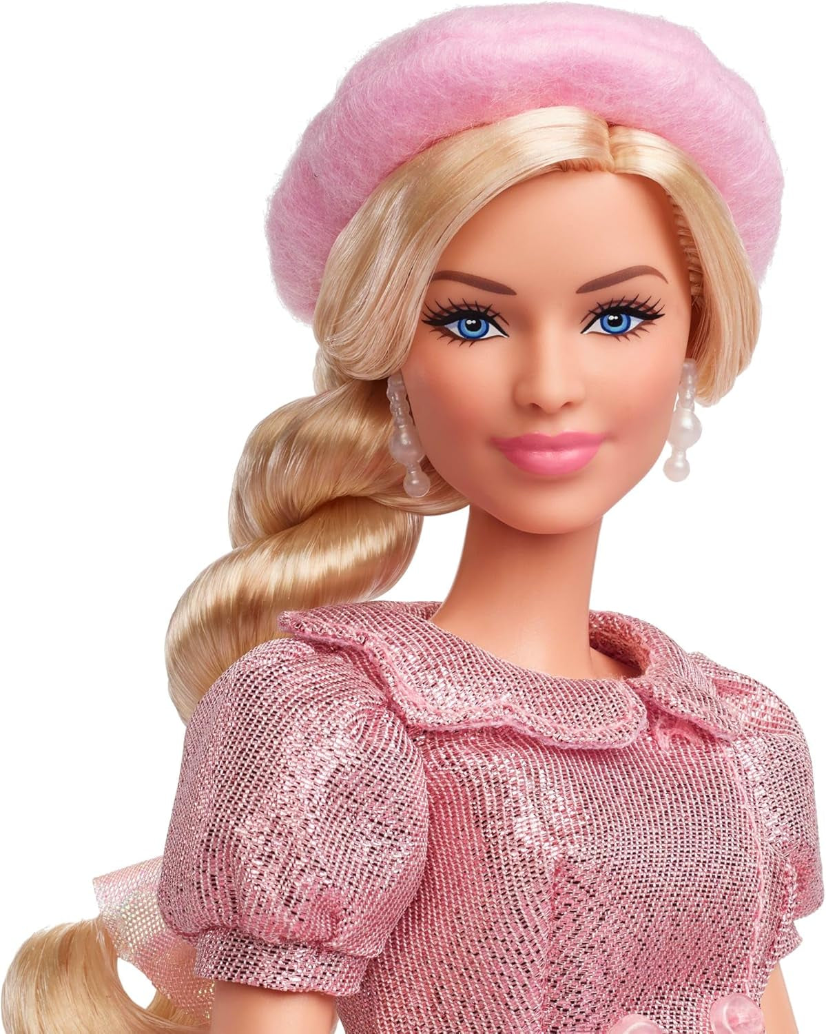 Barbie Film podle filmu Margot Robbie jako sběratelská figurka Barbie v růžové halence a tylové sukni se stylizovaným účesem a ladícími šperky JBJ53