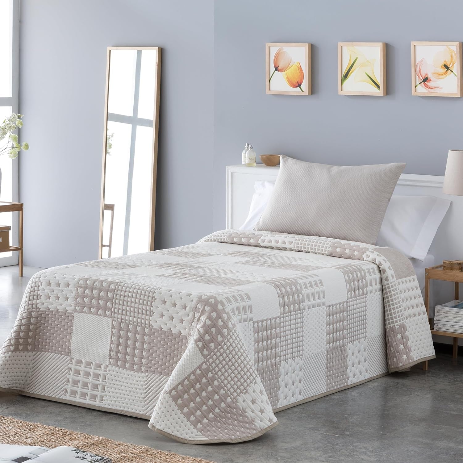 Lehký přehoz Sofia 21 Na manželské postele 180 a 200 cm, Přehoz na postele 180 a 200 cm, Šedé postele a přikrývky Besuche den VIALMAN-Store Beige Cama 180: 270Cm X 270Cm