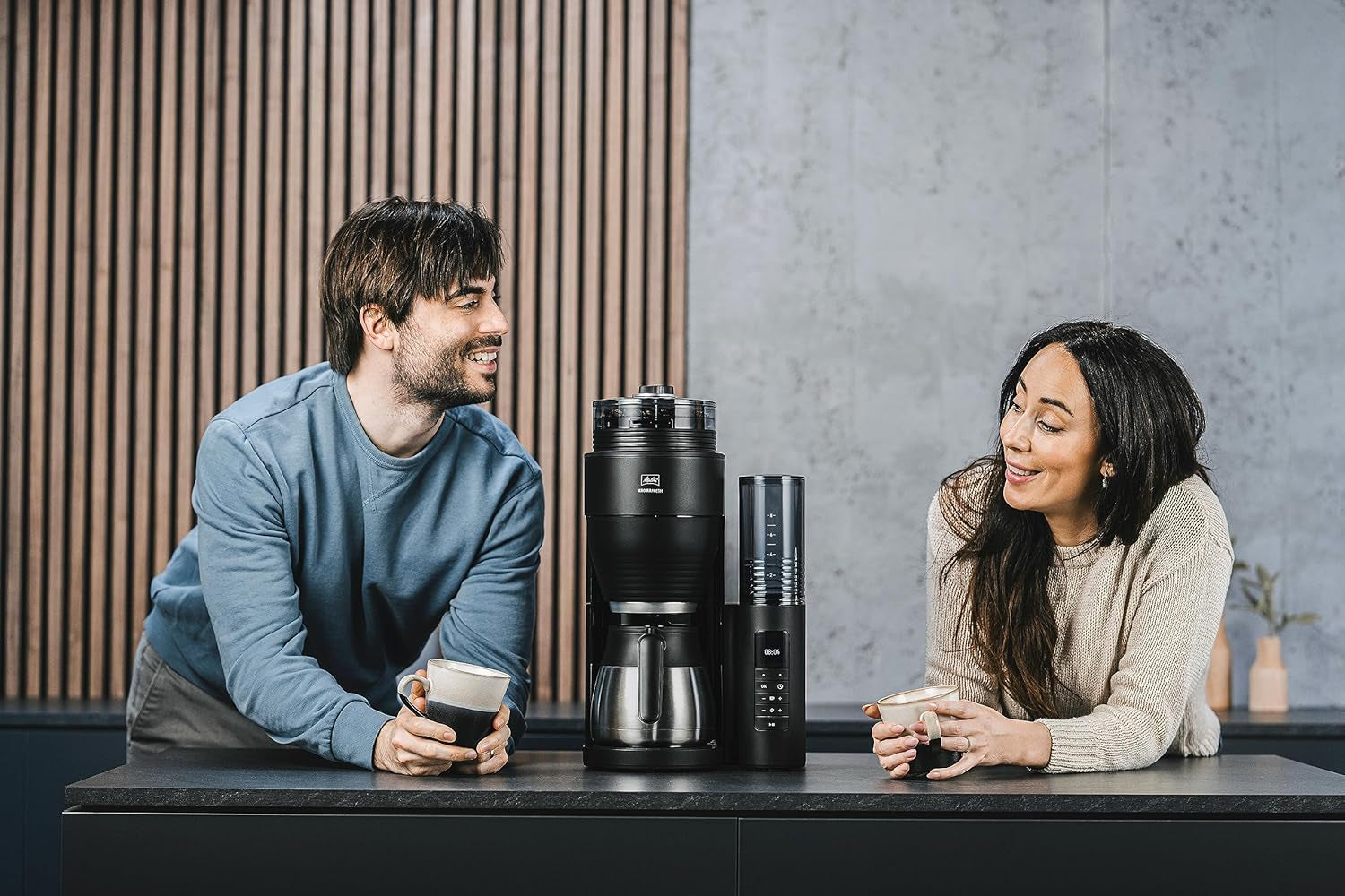 Melitta AromaFresh Therm Pro X - Espresso kávovar s filtrem, integrovaným mlýnkem, vyjímatelnou nádržkou na vodu, nerezovou termokarafou a funkcí časovače, až na 8 šálků kávy, černá/stříbrná