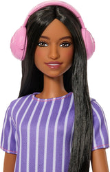 Panenka Barbie Fashionistas č. 245, autistická panenka s fialovými pruhovanými šaty a doplňky jako fidget spinner, tablet a sluchátka, JJN58