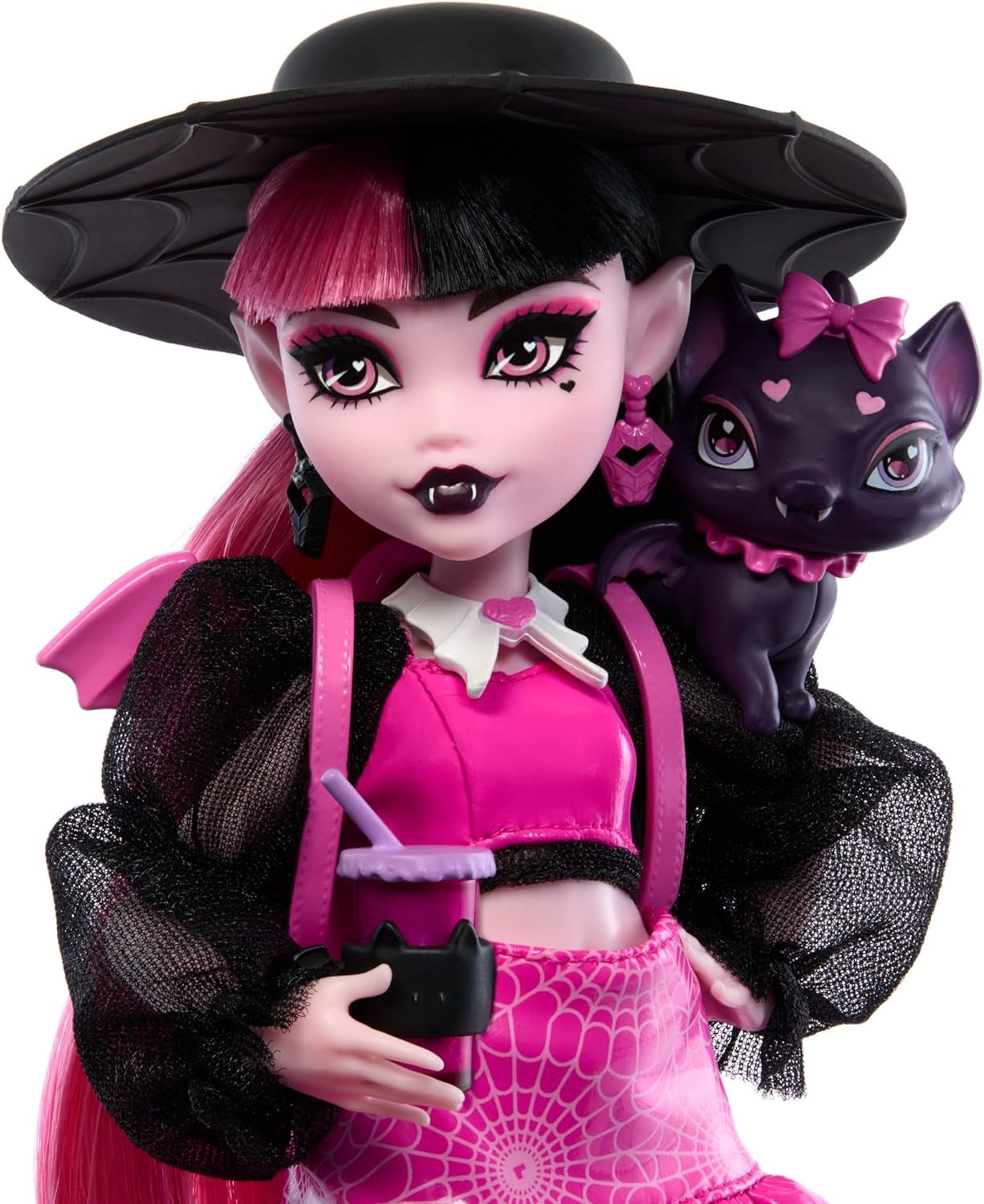 Panenka Monster High Draculaura se svým mazlíčkem, netopýří kočkou, Count Fabulous, a doplňky, jako je batoh, kniha kouzel, bento box a další, HRP64