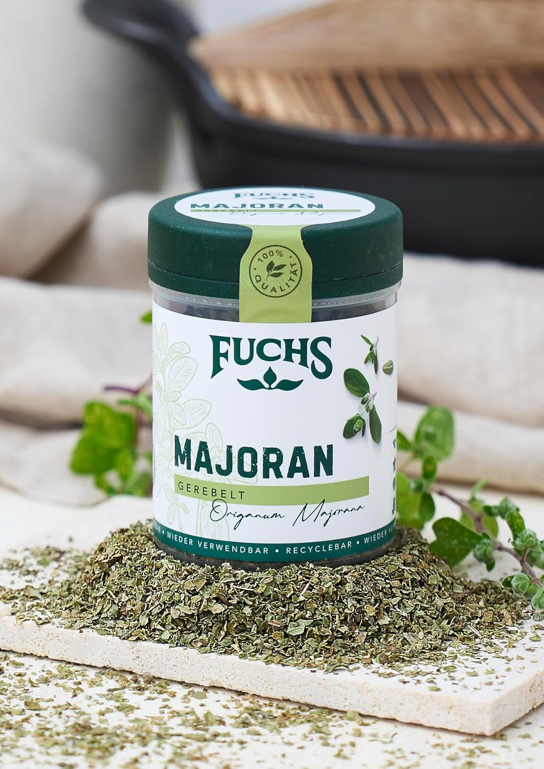 Fuchs Gewürze - Majoránka gerebelt - zum Würzen von Kartoffelgerichten, Fleischgerichten oder Eintöpfen - přírodní složky - 10 g v wiederverwendbarer, recyclebarer Dávka