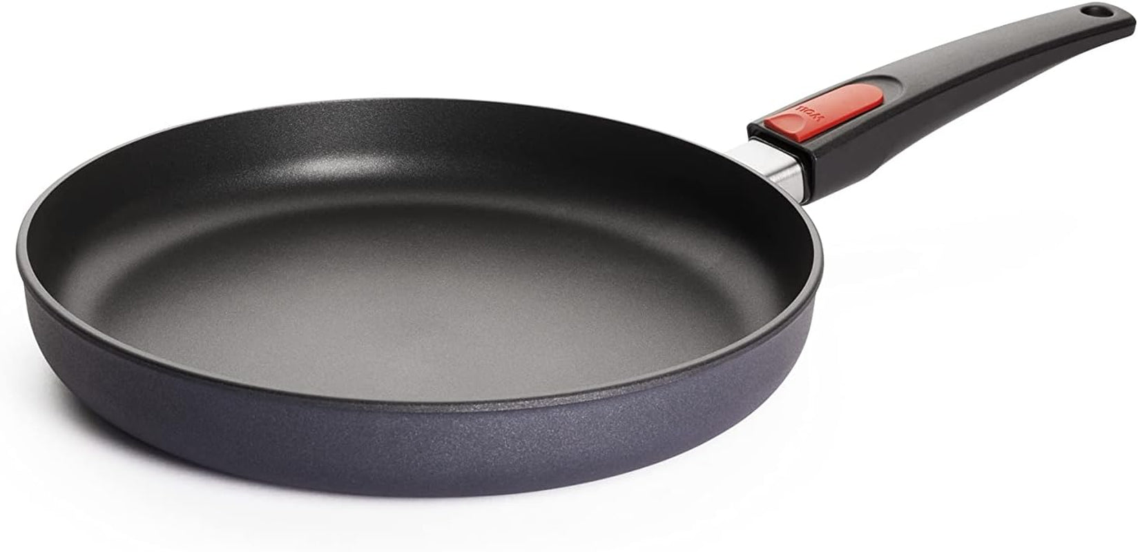 Plochá pánev Woll Diamond Lite - Indukce -, Ø 20 cm, výška 5 cm, S odnímatelnou rukojetí - Vhodné pro všechny typy varných desek, Hliníkový litý, Nepřilnavý povrch Hrnce a pánve Naty Shop Ø 28 cm