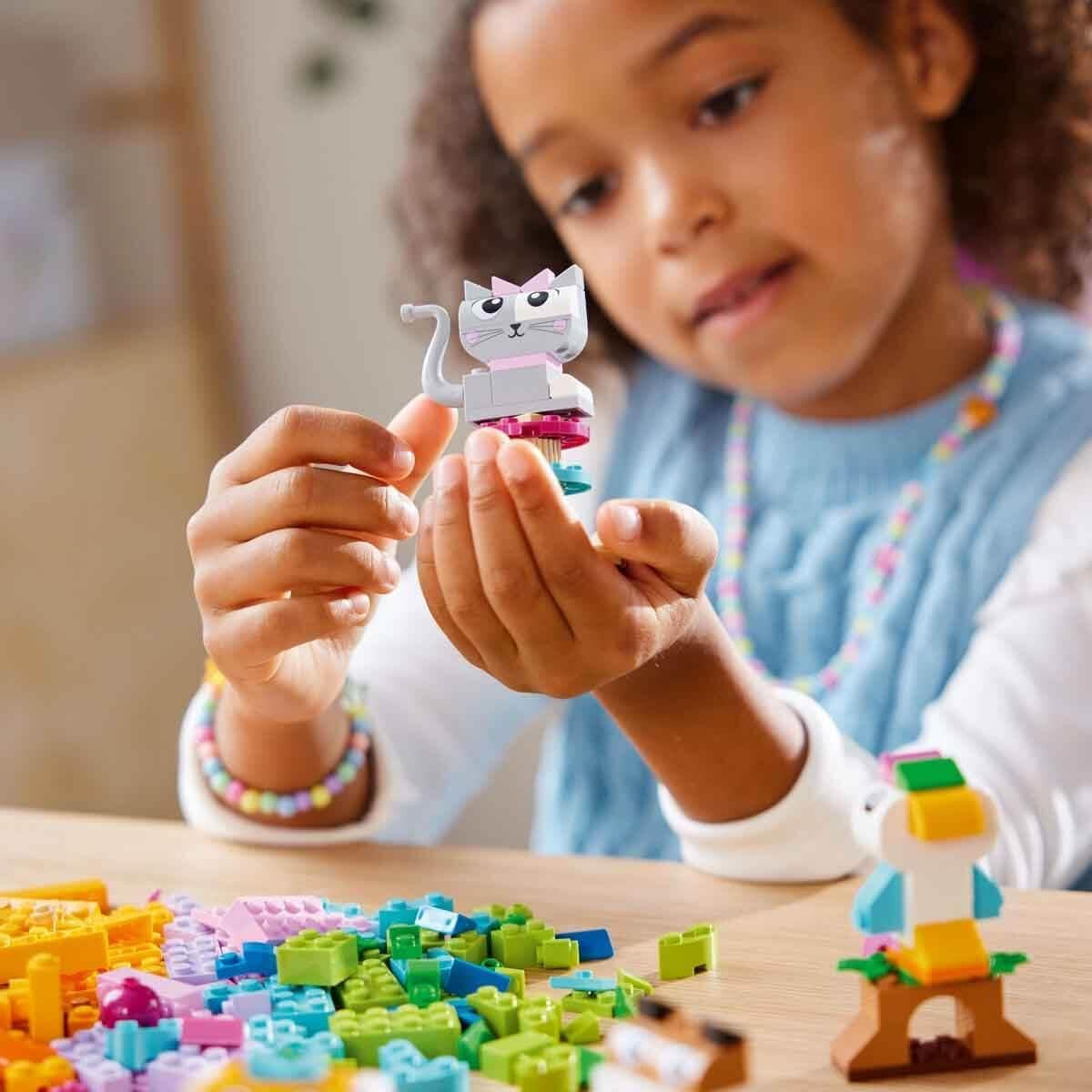 LEGO Classic Creative Animals, krabice s barevnými kostkami, postavte si figurky zvířat z kostek, jako je pes, kočka, králík, křeček a pták, stavebnice pro chlapce a dívky od 5 let 11034 Stavebnice Besuche den LEGO-Store