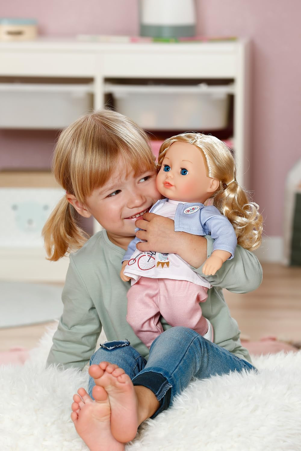 BABY born Sophia Rose - 36 cm měkká panenka - Panenka s kvalitními blond vlásky a ospalýma očima - Vhodné pro děti od 1 roku