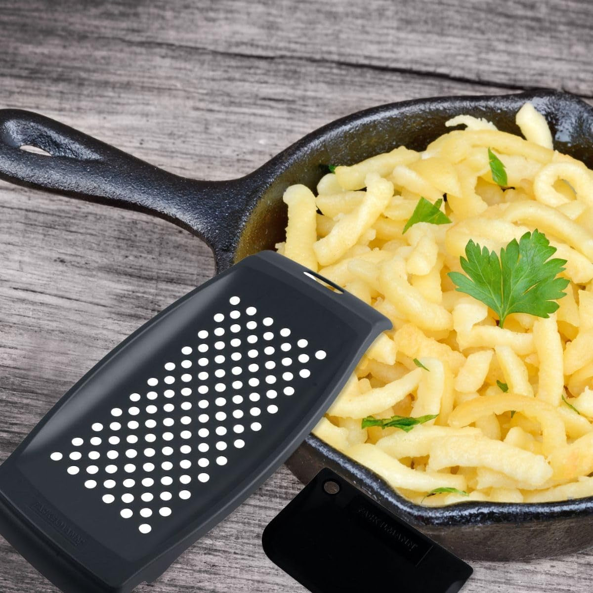 Struhadlo na spaetzle Fackelmann se škrabkou na těsto Peeler Naty Shop
